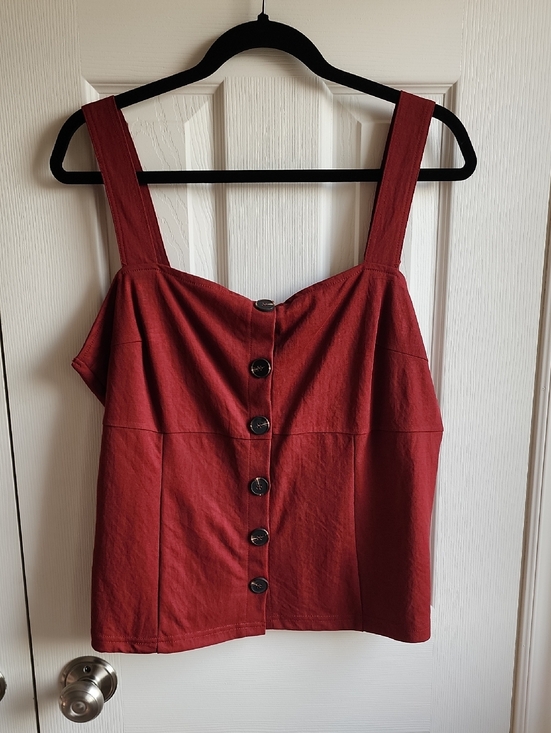 le chateau Tops - le chateau Rust Red Button-Front Square-Neck Tank XL